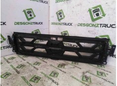 Recambio de rejilla delantera central para renault serie t fg 4x2 cabina high-sleeper referencia OEM IAM    2