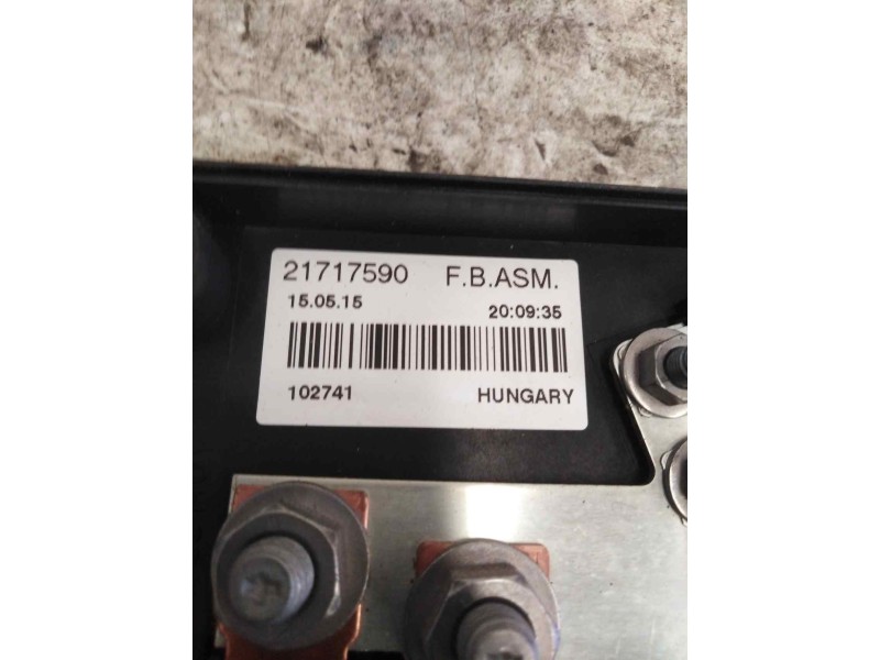 Recambio de caja reles / fusibles para renault serie t fg 4x2 cabina high-sleeper referencia OEM IAM 21717590  