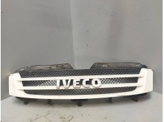 Recambio de rejilla delantera central para iveco daily pr referencia OEM IAM 5801255766  