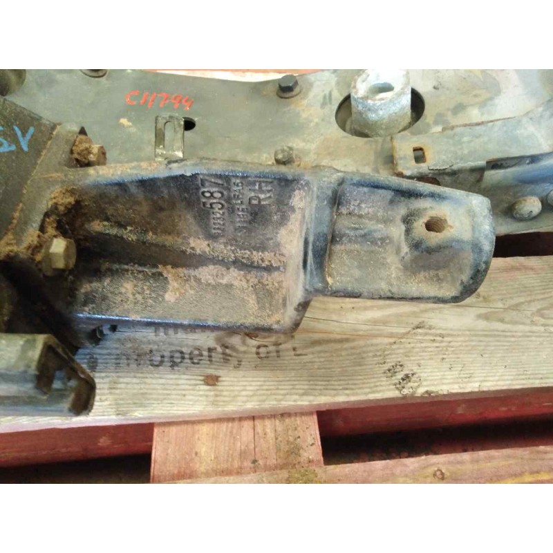 Recambio de soporte para renault serie t fg 4x2 cabina high-sleeper referencia OEM IAM 21116690 82232587 IZQUIERDA