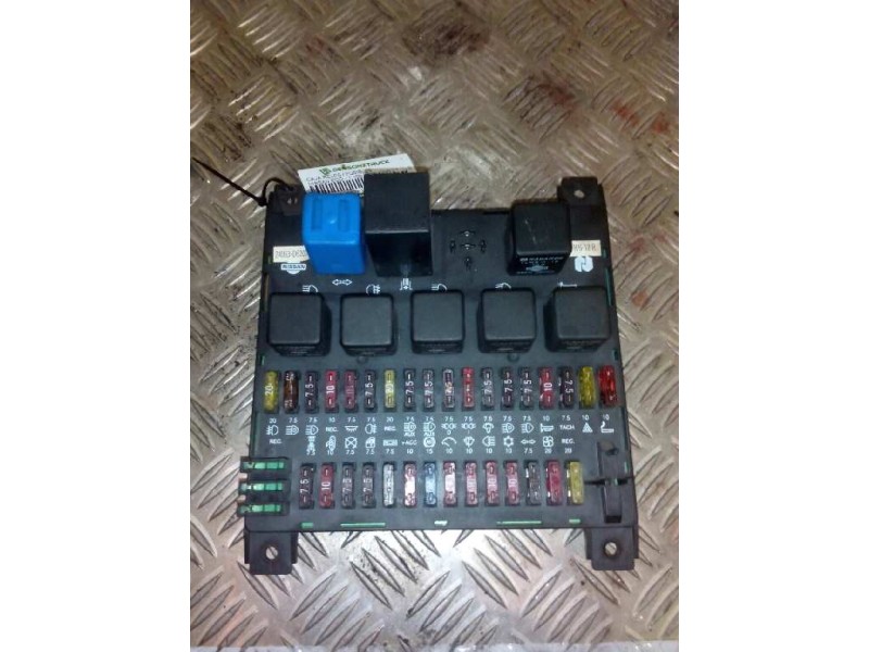 Recambio de caja reles / fusibles para nissan eco - t 100.45/78 kw/e2 referencia OEM IAM 24063D6200  