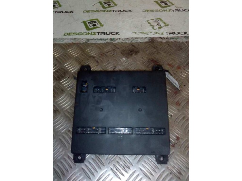 Recambio de caja reles / fusibles para nissan eco - t 100.45/78 kw/e2 referencia OEM IAM 24063D6200  