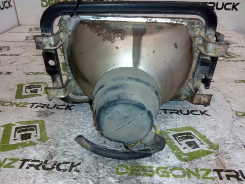 Recambio de faro izquierdo para iveco serie m chasis  (145-17) 130 kw tráfico urbano referencia OEM IAM   