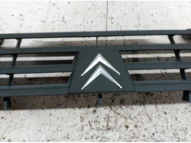 Recambio de rejilla delantera central para citroën c15 rd familiale referencia OEM IAM 9612999177  