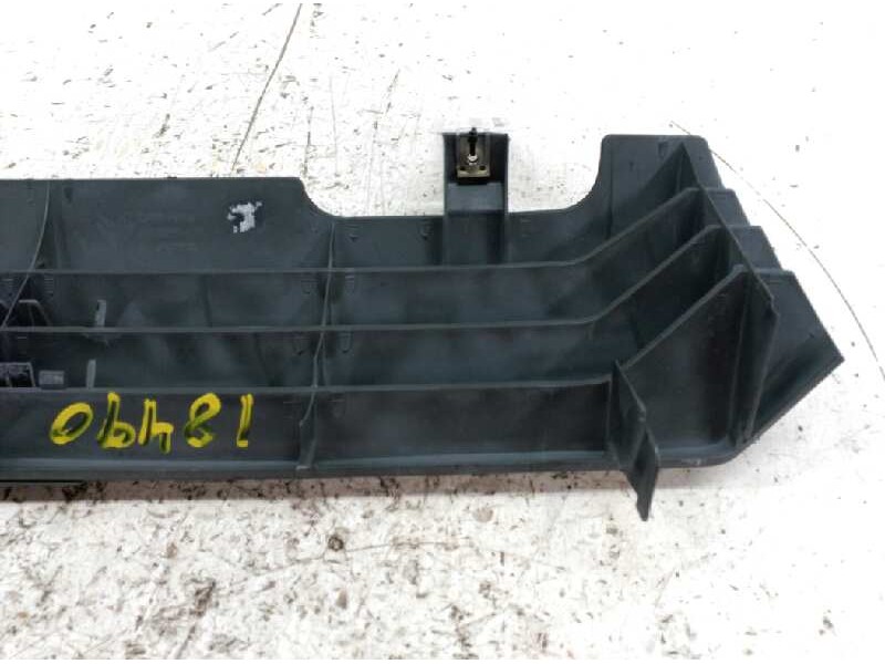 Recambio de rejilla delantera central para citroën c15 rd familiale referencia OEM IAM 9612999177  