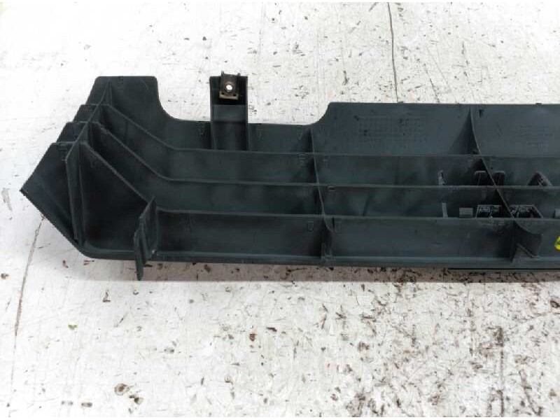 Recambio de rejilla delantera central para citroën c15 rd familiale referencia OEM IAM 9612999177  