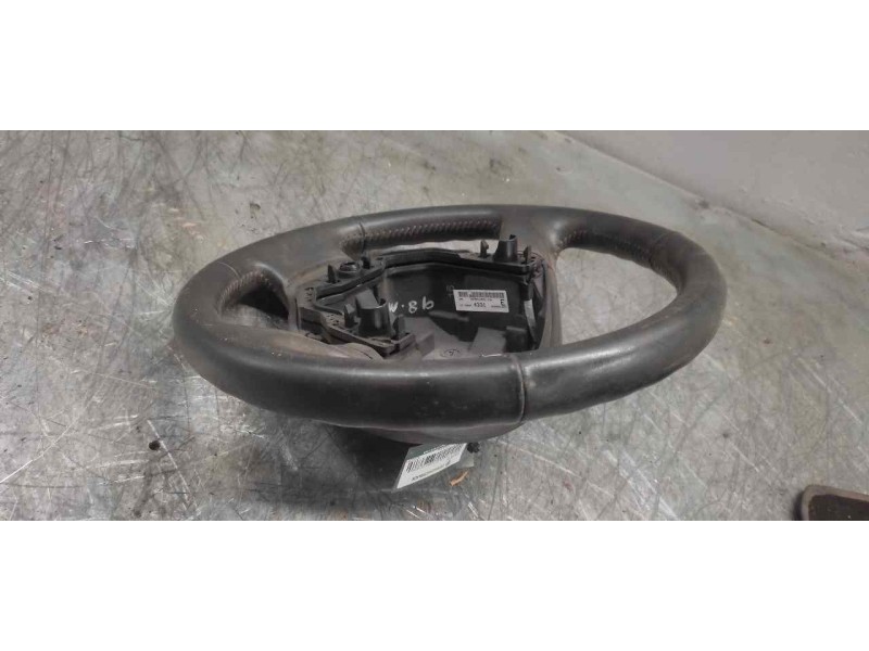 Recambio de volante para renault modus confort dynamique referencia OEM IAM 8200281627  