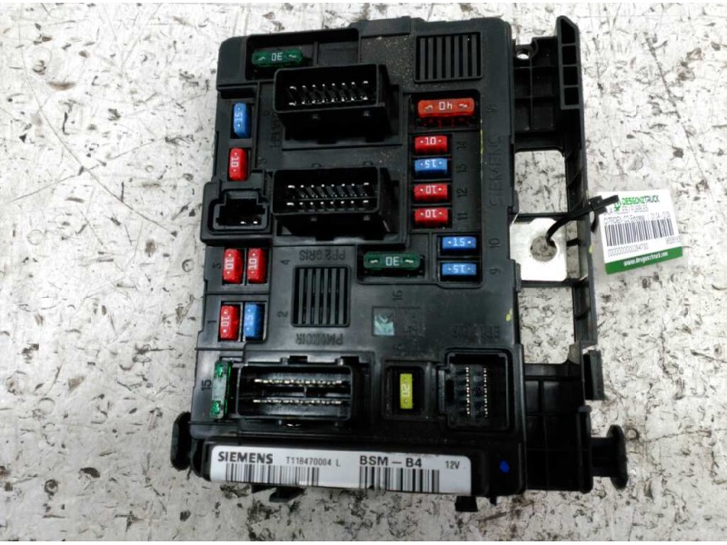 Recambio de caja reles / fusibles para citroën c2 empresa referencia OEM IAM 965061638000  