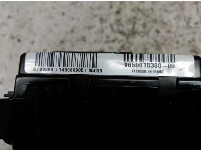 Recambio de caja reles / fusibles para citroën c2 empresa referencia OEM IAM 965061638000  