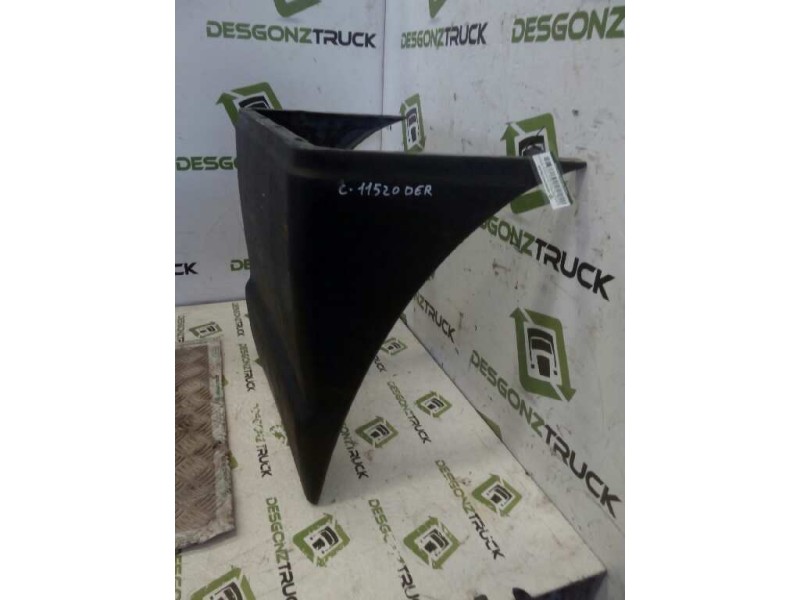 Recambio de guardabarros delantero derecho para pegaso trucks ekus 1215.8 referencia OEM IAM   