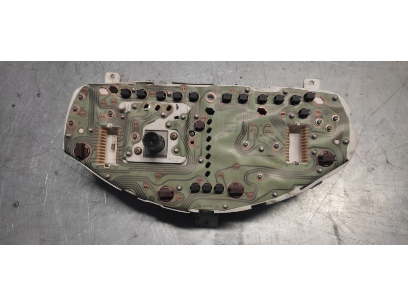 Recambio de cuadro instrumentos para mitsubishi carisma berina 5 (da0) referencia OEM IAM MR270100  