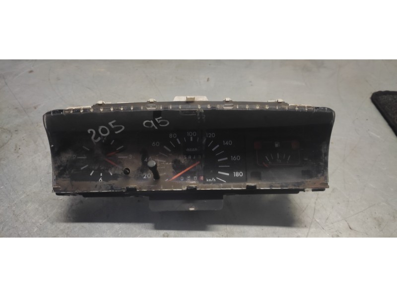 Recambio de cuadro instrumentos para peugeot 205 berlina 1.8 diesel referencia OEM IAM 9628305480  
