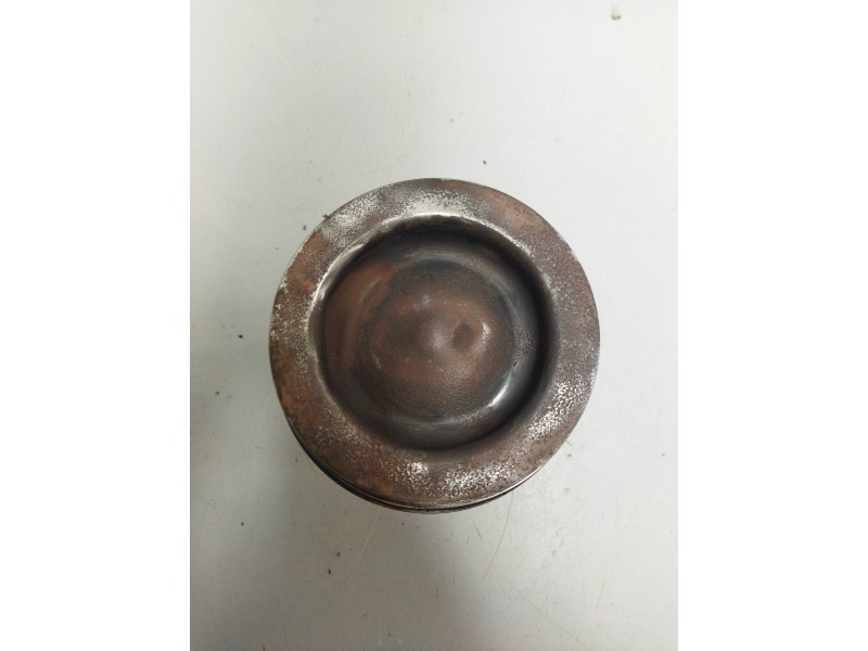 Recambio de piston para volvo fh xxx fg 4x2 low corto referencia OEM IAM 22106875  