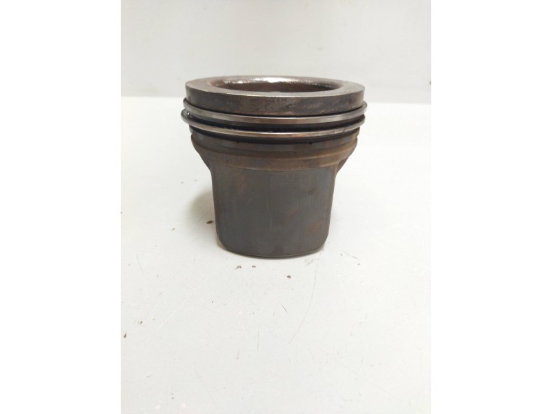 Recambio de piston para volvo fh xxx fg 4x2 low corto referencia OEM IAM 22106875  