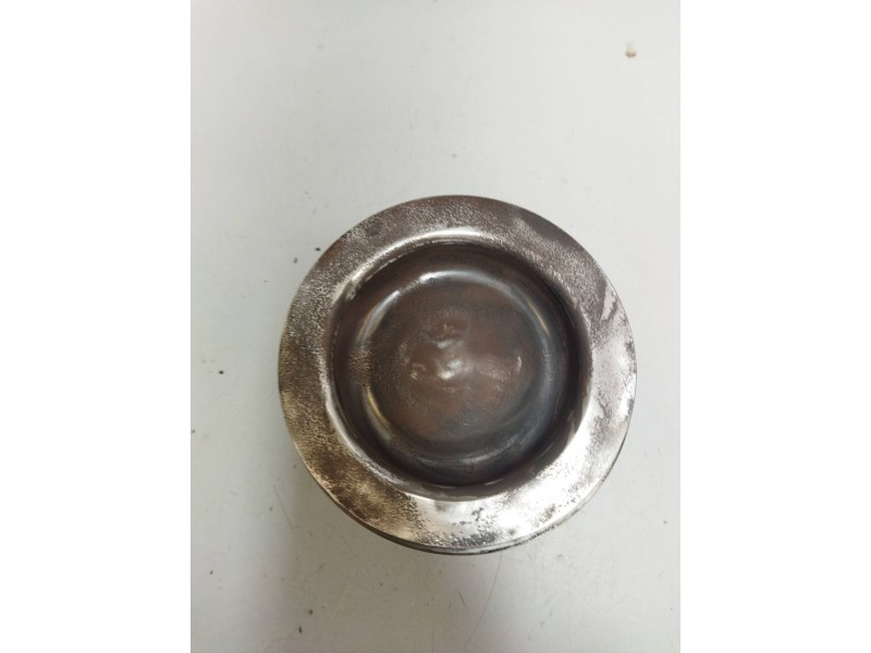 Recambio de piston para volvo fh xxx fg 4x2 low corto referencia OEM IAM 22106875  