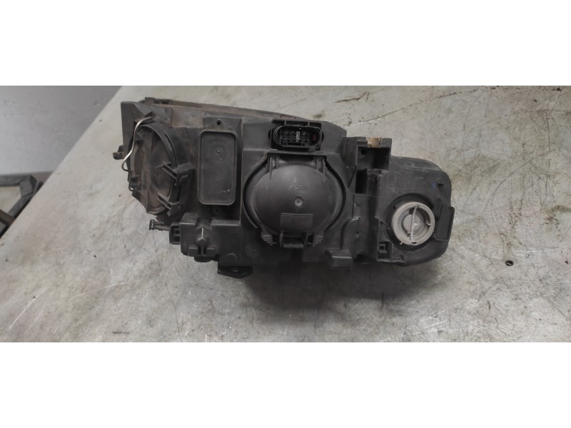 Recambio de faro izquierdo para audi a4 berlina (8e) 1.9 tdi referencia OEM IAM 8E0941003AK 9 PINS 