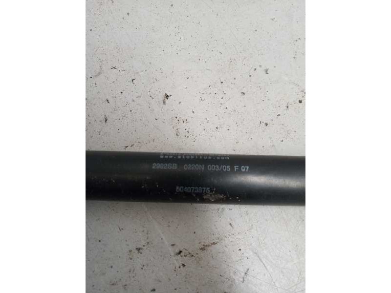 Recambio de bombin calandra para iveco stralis (ad/at) 7.8 diesel referencia OEM IAM 504073875  