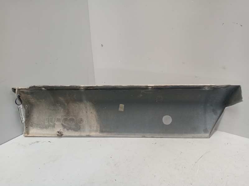 Recambio de moldura trasera cabina para iveco eurotech (mp) 9.5 diesel referencia OEM IAM 8144318 DERECHA 