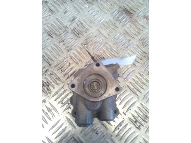 Recambio de bomba combustible para renault magnum ab 2005 12.8 diesel referencia OEM IAM 7018955153  