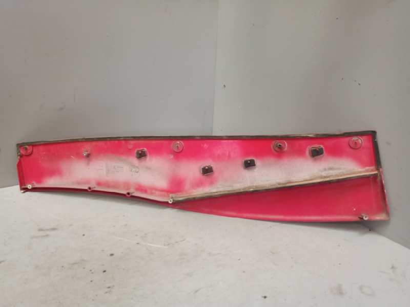 Recambio de moldura puerta delantera izquierda para iveco stralis (as) 12.9 diesel referencia OEM IAM 500397857  