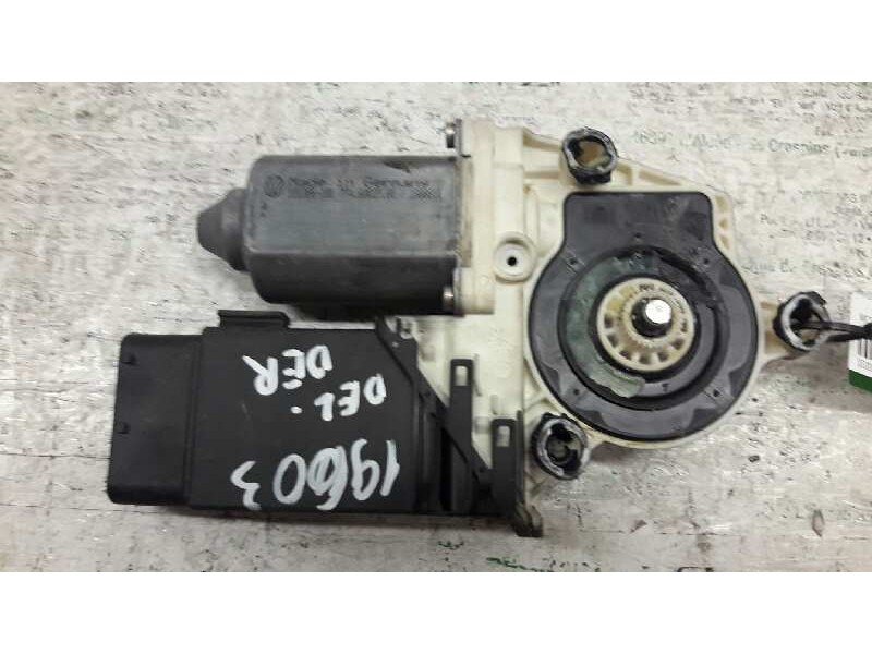 Recambio de motor elevalunas delantero derecho para volkswagen golf iv berlina (1j1) 25 aniversario referencia OEM IAM 1J3837730