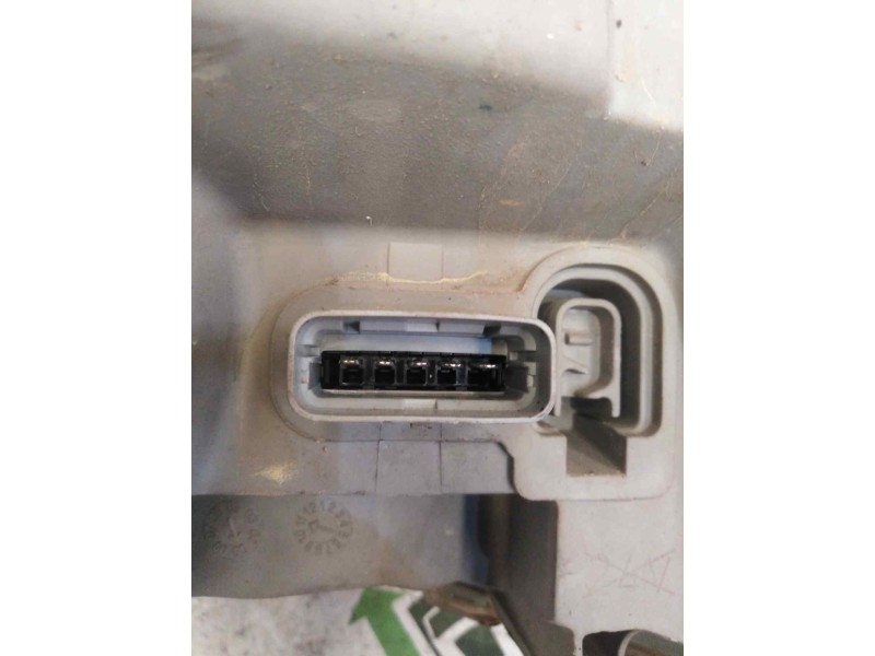 Recambio de faro derecho para renault mascott fg 120. 35/55/65 cabina individual referencia OEM IAM 8200163518  