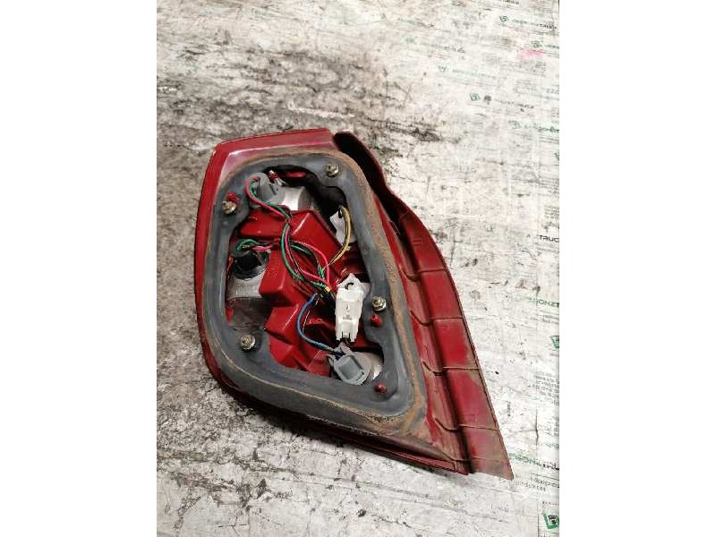 Recambio de piloto trasero derecho para daewoo nubira berlina 1.6 cat referencia OEM IAM  6 PINS 