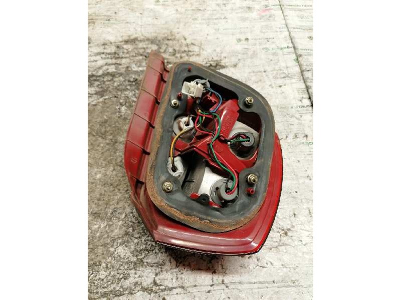 Recambio de piloto trasero derecho para daewoo nubira berlina 1.6 cat referencia OEM IAM  6 PINS 