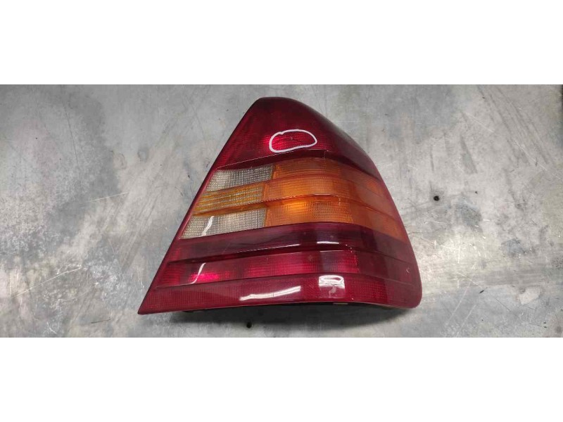 Recambio de piloto trasero derecho para mercedes-benz clase c (w202) berlina referencia OEM IAM 2028200264 7 PINS 