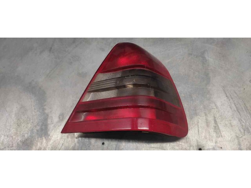 Recambio de piloto trasero derecho para mercedes-benz clase c (w202) berlina referencia OEM IAM 2028201264 7 PINS 