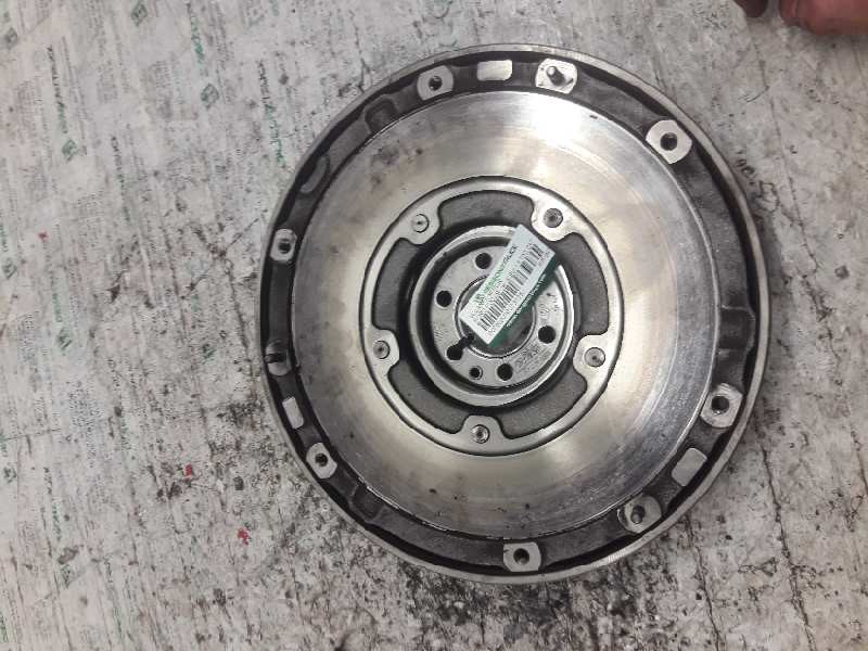 Recambio de volante motor para ford focus lim. (cb8) titanium referencia OEM IAM AV616477CE  