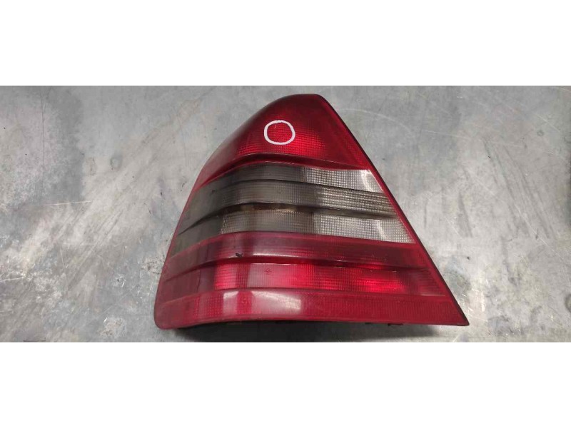 Recambio de piloto trasero izquierdo para mercedes-benz clase c (w202) berlina referencia OEM IAM 2028200964 7 PINS 