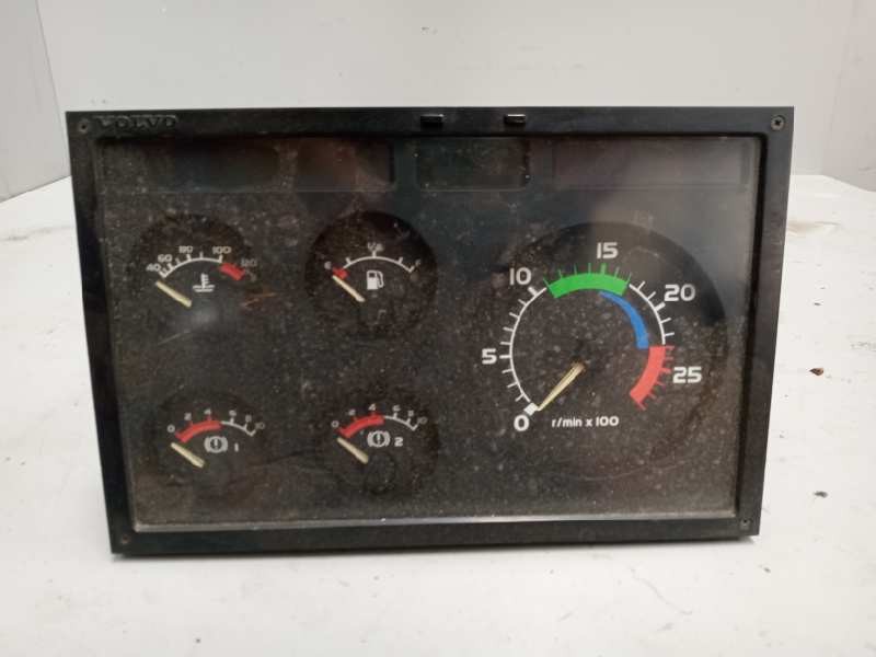 Recambio de cuadro instrumentos para volvo trucks b 12 b12ble (340cv) referencia OEM IAM 9519257  
