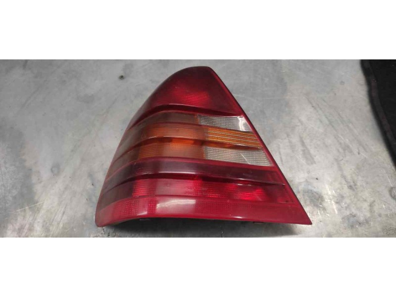 Recambio de piloto trasero izquierdo para mercedes-benz clase c (w202) berlina referencia OEM IAM 2028200164 7 PINS 