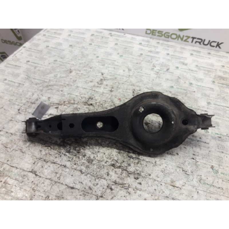Recambio de brazo suspension inferior trasero derecho para ford focus berlina (cap) ambiente (d) referencia OEM IAM 1517403  