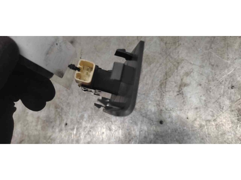 Recambio de mando elevalunas trasero izquierdo para chevrolet aveo 1.2 cat referencia OEM IAM 202005661 5 PINS 