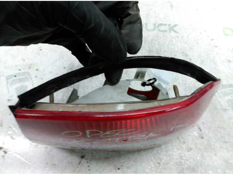 Recambio de piloto trasero derecho para opel vectra b berlina básico referencia OEM IAM   