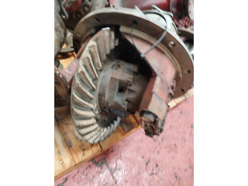 Recambio de grupo para nissan trucks l80.09 l80.14 referencia OEM IAM GD320 RATIO=8X35 