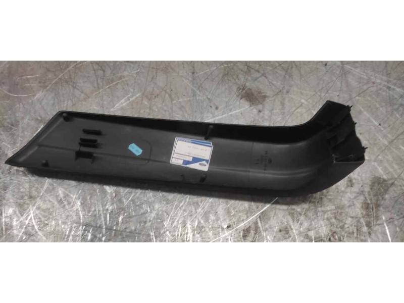 Recambio de puntera paragolpes trasera izquierda para ford orion gl referencia OEM IAM 81AB17811BA  