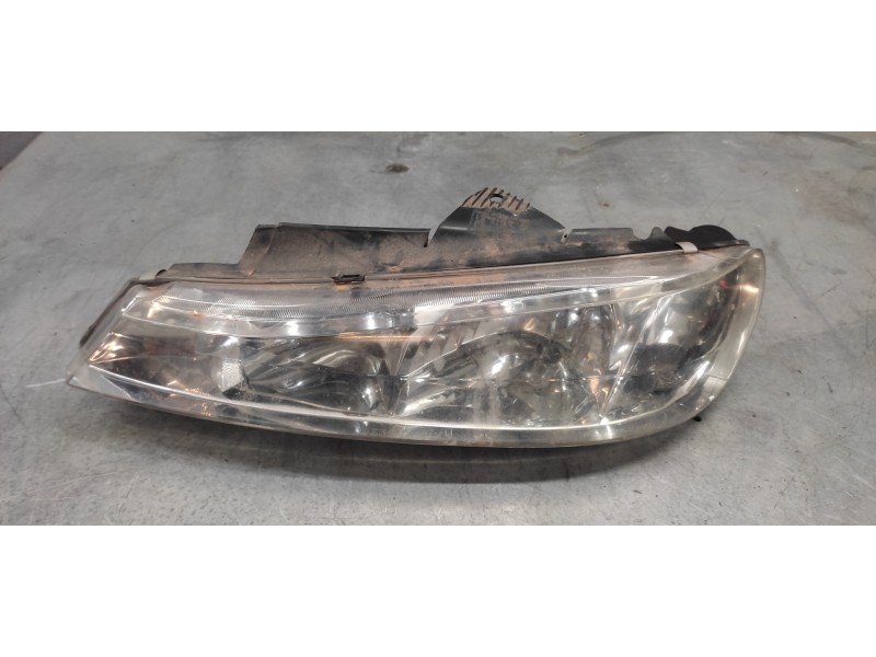 Recambio de faro izquierdo para peugeot 406 berlina (s1/s2) svdt referencia OEM IAM   
