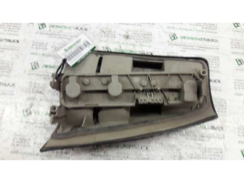 Recambio de piloto trasero izquierdo para opel kadett e gsi berlina referencia OEM IAM 53370R23  