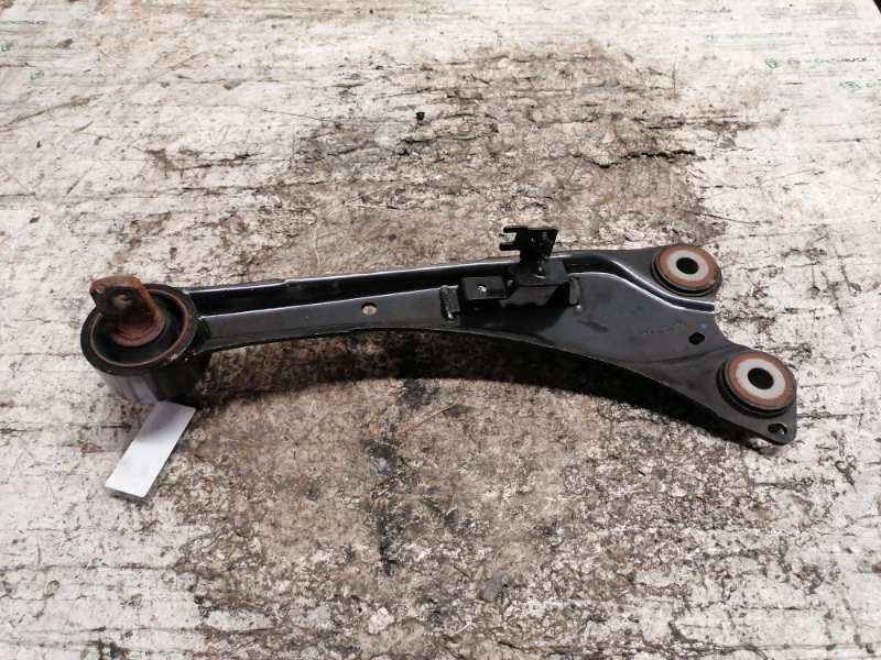 Recambio de brazo suspension inferior trasero izquierdo para toyota auris live referencia OEM IAM   
