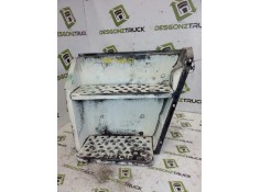 Recambio de peldaño izquierdo para man m 90 12.232 169/170 kw fki bat. 3200 pma11.8 170 kw tráfico urbano referencia OEM IAM   