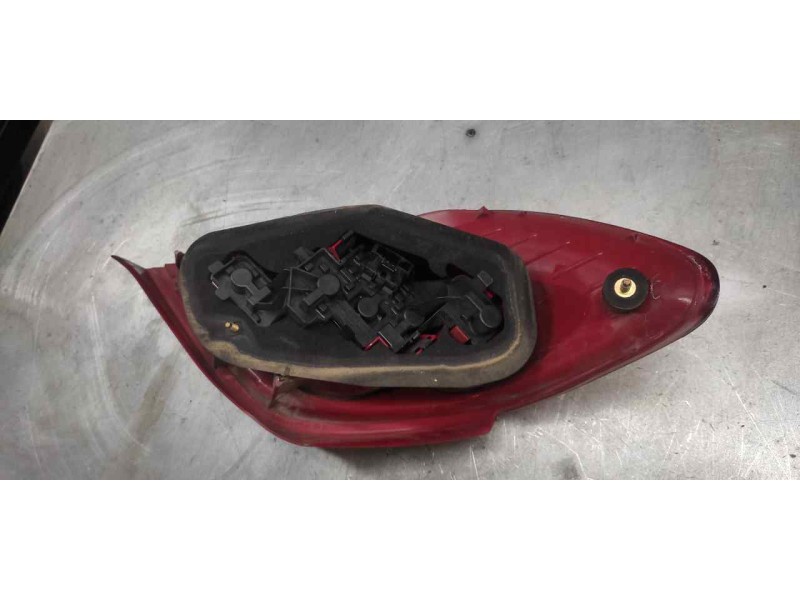 Recambio de piloto trasero derecho para peugeot 307 berlina (s2) xs + referencia OEM IAM   6 PINS