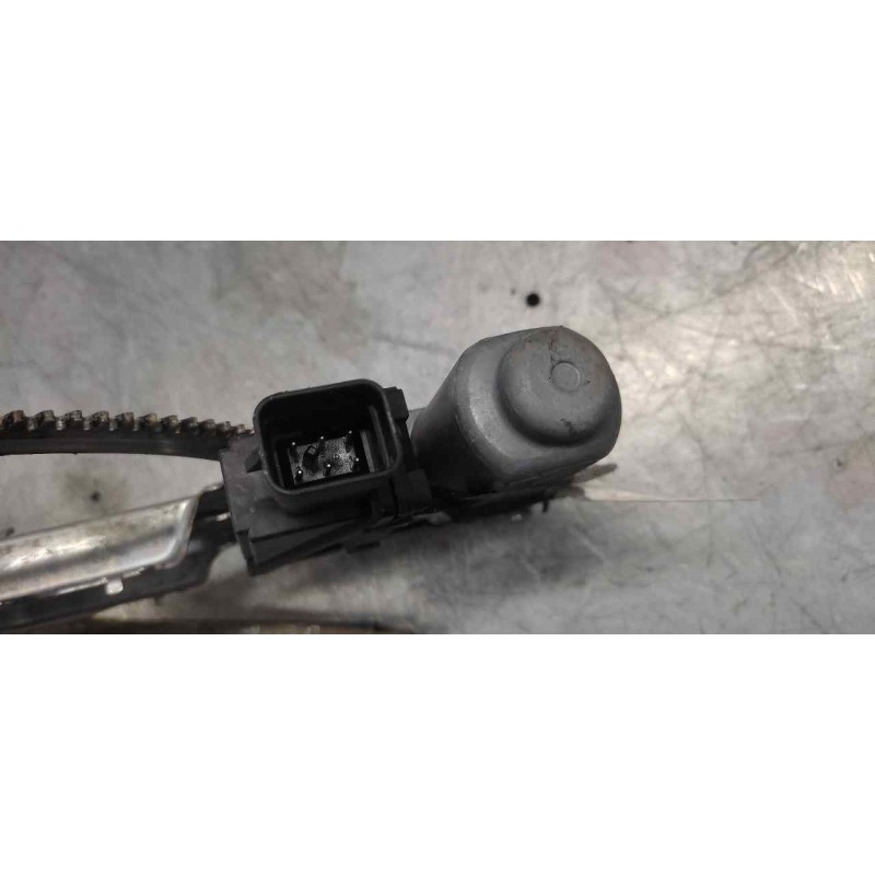 Recambio de elevalunas delantero derecho para opel corsa c club referencia OEM IAM 24466594 6 PINS 