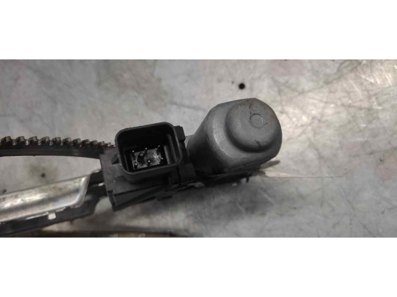 Recambio de elevalunas delantero derecho para opel corsa c club referencia OEM IAM 24466594 6 PINS 