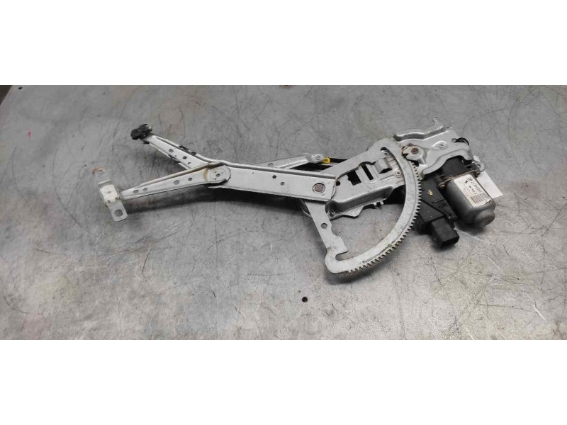 Recambio de elevalunas delantero derecho para opel corsa c club referencia OEM IAM 24466594 6 PINS 