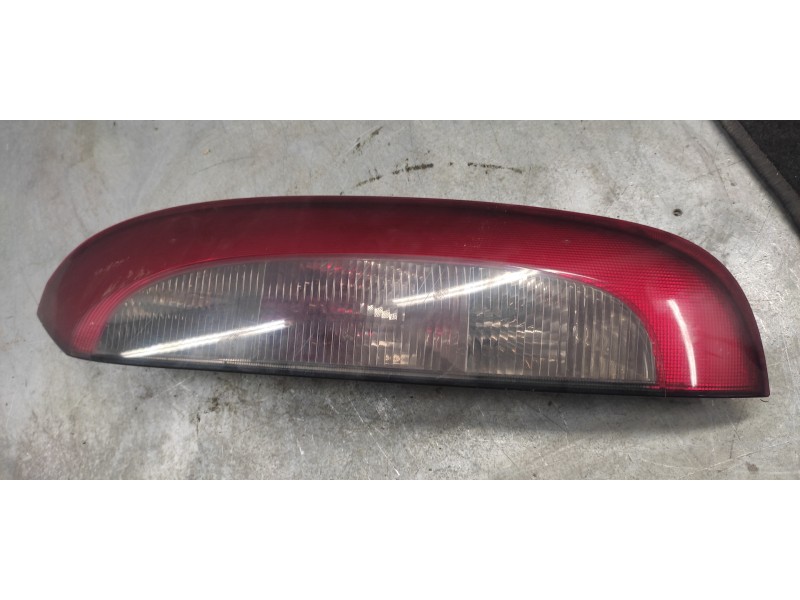 Recambio de piloto trasero derecho para opel corsa c club referencia OEM IAM   5 PINS