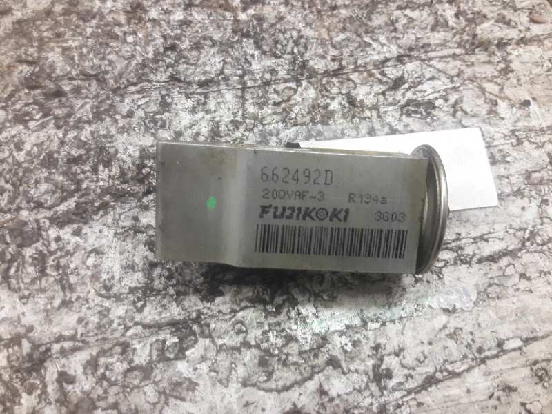 Recambio de valvula expansion para opel corsa c blue line referencia OEM IAM 662492D  