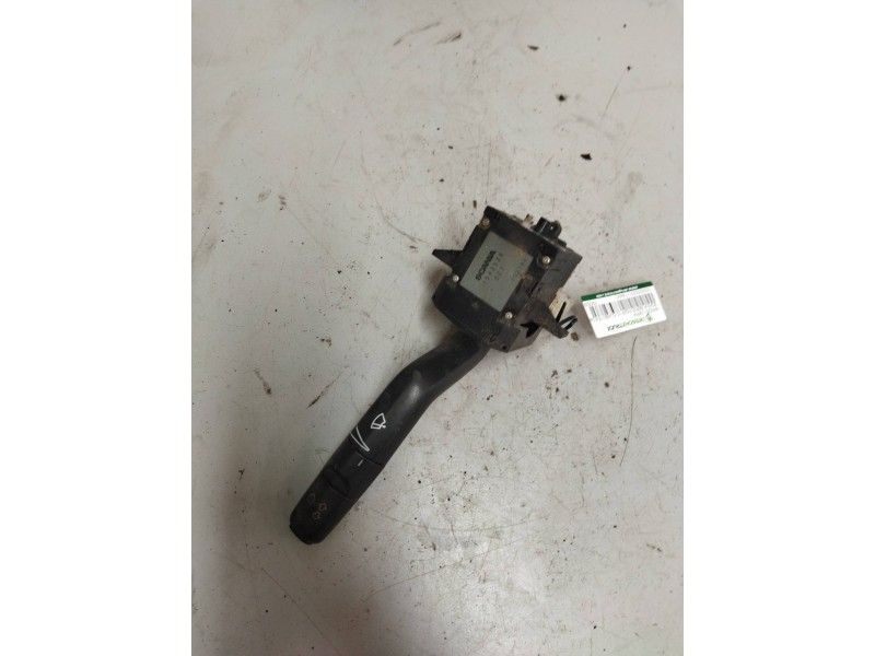 Recambio de mando limpia para scania serie p/g/r (c-clase) 15.6 diesel referencia OEM IAM 1542529  